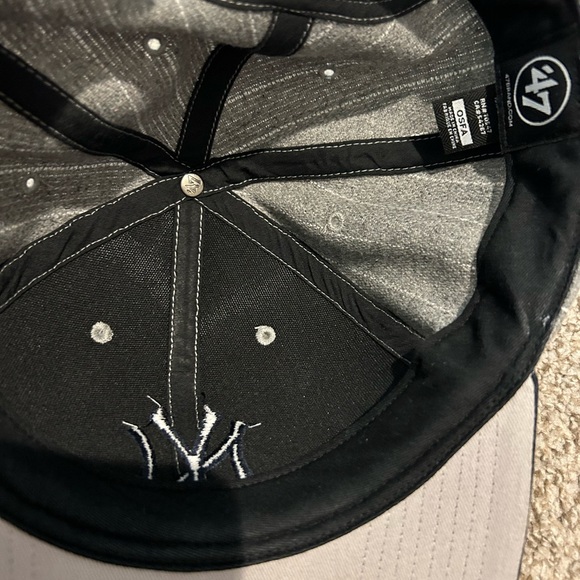 Yankees SnapBack bundle - Picture 5 of 5